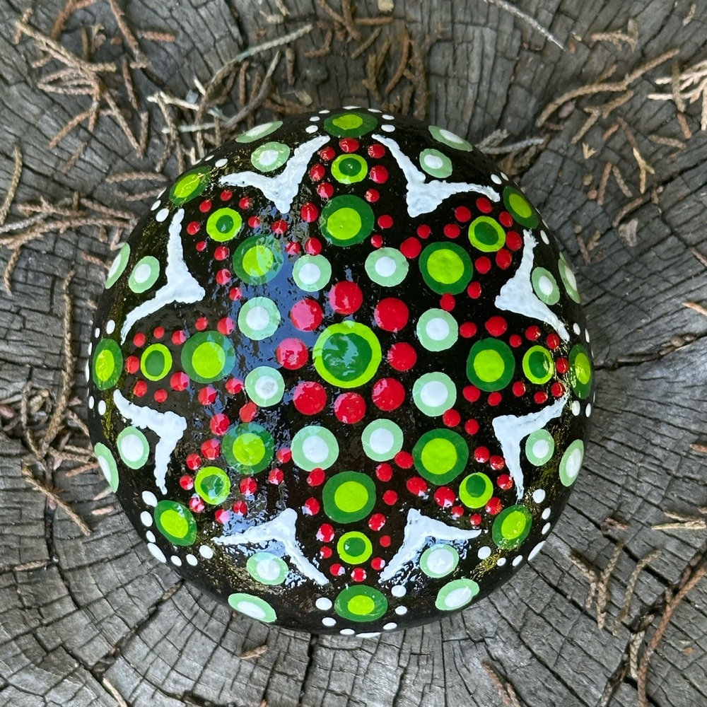 Mandala Rock Art
Christmas themed
Hand-painted. Repurposed Beach Rock